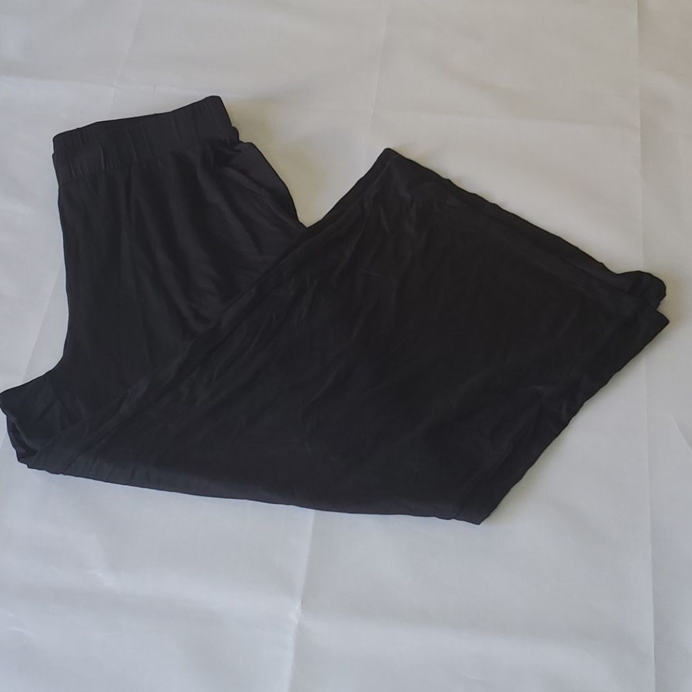 NWOT - Women's Skechers Wide Leg Crop Pant